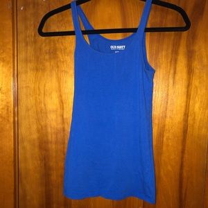 blue tank top
